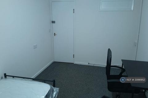 1 bedroom in a flat share to rent, Deal Court, Northampton, NN1