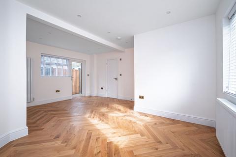 4 bedroom semi-detached house to rent, Summers Lane, Finchley, London, N12