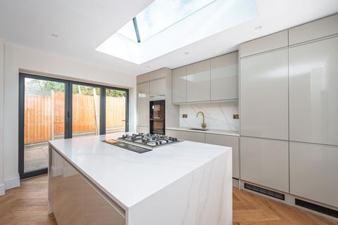 4 bedroom semi-detached house to rent, Summers Lane, Finchley, London, N12