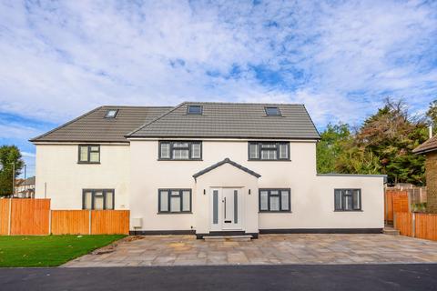 4 bedroom semi-detached house to rent, Summers Lane, Finchley, London, N12