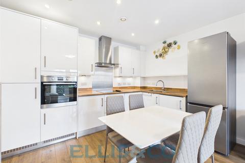 2 bedroom apartment for sale, Sovereign Way, Tonbridge, Kent, TN9