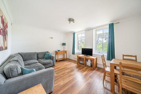2 bedroom flat for sale, Fisher's Close, Streatham, London, SW16