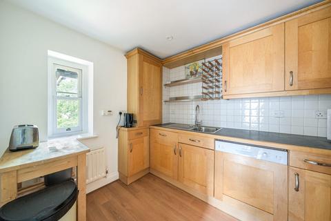 2 bedroom flat for sale, Fisher's Close, Streatham, London, SW16