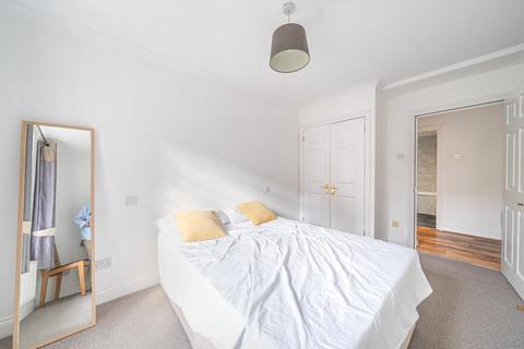 2 bedroom flat for sale, Fisher's Close, Streatham, London, SW16