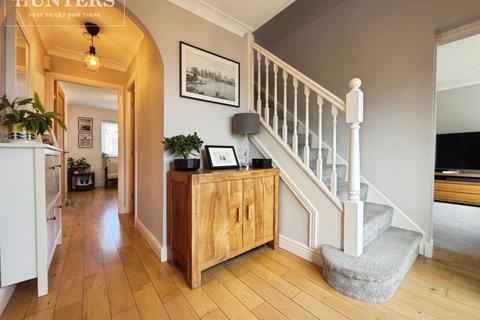 4 bedroom detached house for sale, Meadowfield Drive, Hoyland, Barnsley
