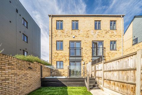 3 bedroom terraced house for sale, Norman Lane, Castle Hill, Ebbsfleet Valley, DA10