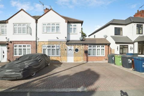 4 bedroom semi-detached house for sale, Melbury Avenue, Southall