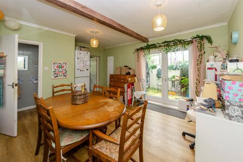 4 bedroom semi-detached house for sale, Elwy Road, Rhos on Sea, Colwyn Bay, Conwy, LL28