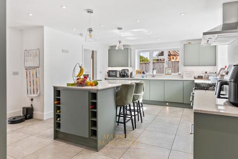5 bedroom detached house for sale, Copthorne Bank, Crawley RH10