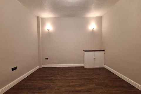 4 bedroom terraced house to rent, Westminster Road, London