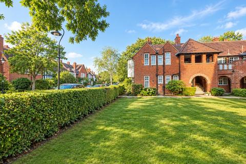 Studio to rent, Holyoake Walk Pitshanger W5