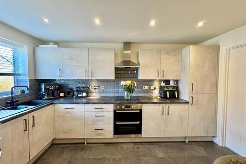3 bedroom semi-detached house for sale, Shears Drive, Brighouse