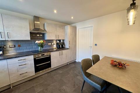 3 bedroom semi-detached house for sale, Shears Drive, Brighouse
