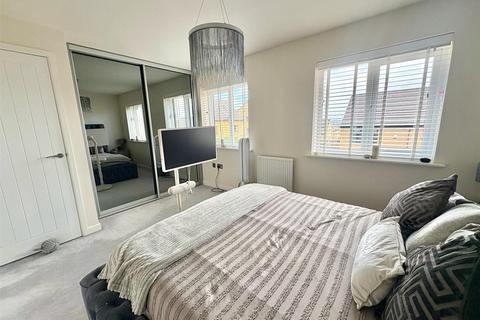 3 bedroom semi-detached house for sale, Shears Drive, Brighouse