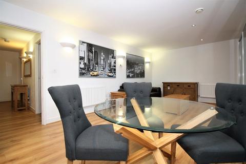 2 bedroom flat to rent, Elektron Tower, Blackwall Way, E14