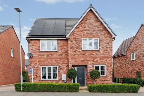 4 bedroom detached house for sale, Enstone Way, Evesham WR11