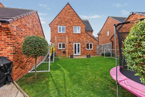 4 bedroom detached house for sale, Enstone Way, Evesham WR11
