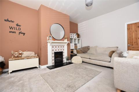 2 bedroom end of terrace house for sale, Kirkgate, Hanging Heaton, Batley
