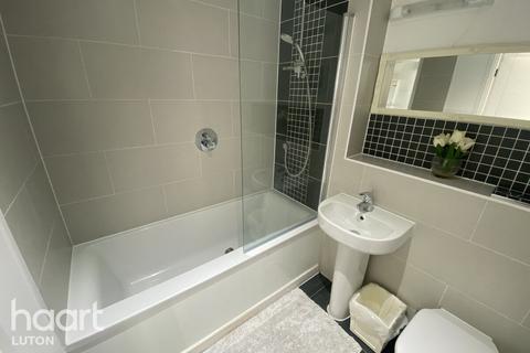 2 bedroom apartment to rent, Kings Road, STEVENAGE