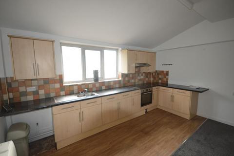 2 bedroom flat to rent, Falmouth Road, Chacewater