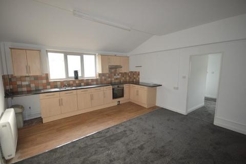 2 bedroom flat to rent, Falmouth Road, Chacewater