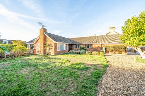 3 bedroom detached bungalow for sale, Victoria Road, Shefford, SG17