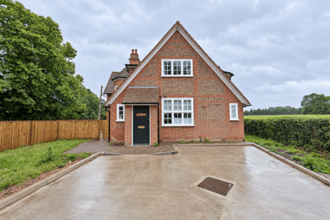 3 bed detached house for rent in Shenley Lane, St Albans, AL2