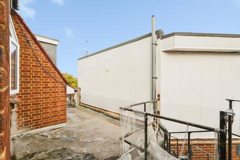1 bedroom flat for sale, Market Place, Didcot