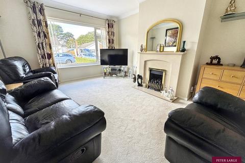 2 bedroom semi-detached bungalow for sale, Wentworth Avenue, Abergele, Conwy, LL22 7TW