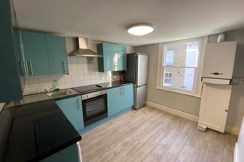 1 bedroom house of multiple occupation to rent, Kenwyn Road, London SW4