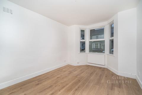 4 bedroom semi-detached house to rent, Bellclose Road, West Drayton, UB7