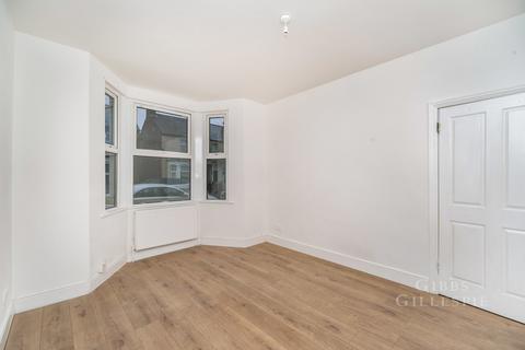 4 bedroom semi-detached house to rent, Bellclose Road, West Drayton, UB7
