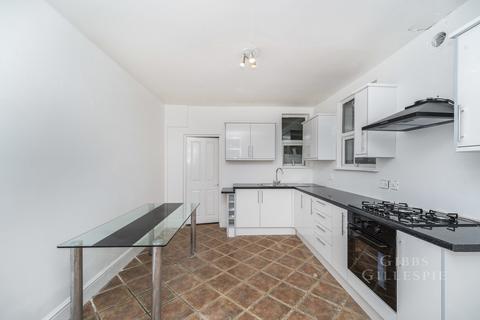 4 bedroom semi-detached house to rent, Bellclose Road, West Drayton, UB7