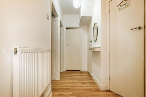 2 bedroom flat to rent, Heath Court, Park Road, Uxbridge