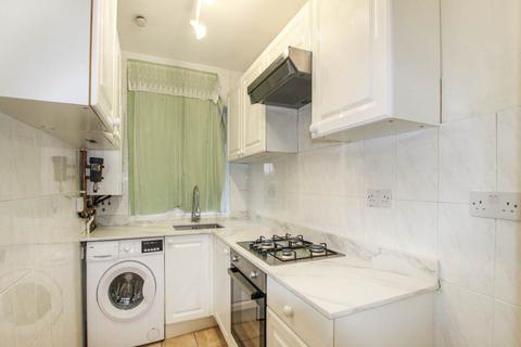 2 bedroom flat to rent, Heath Court, Park Road, Uxbridge
