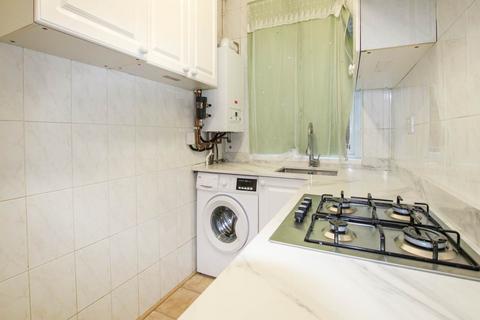 2 bedroom flat to rent, Heath Court, Park Road, Uxbridge