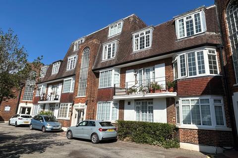 undefined, Crown Lane, Southgate N14