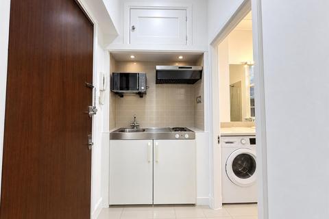 Studio to rent, Hallam Street, Marylebone