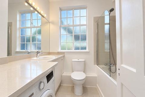 Studio to rent, Hallam Street, Marylebone