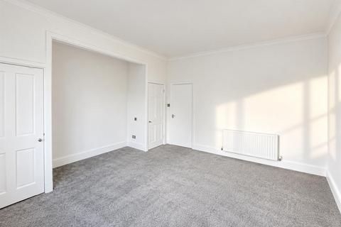 Studio to rent, Hallam Street, Marylebone