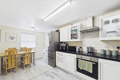 2 bedroom bungalow to rent, Bromyard Road, Worcester