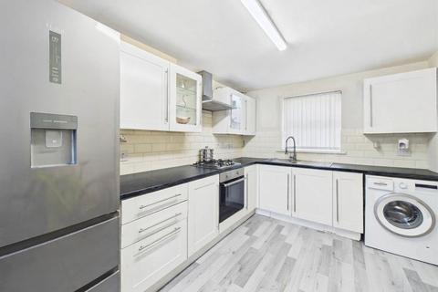 2 bedroom bungalow to rent, Bromyard Road, Worcester