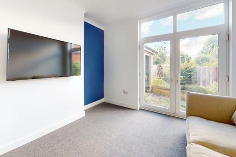 6 bedroom house to rent, Outwoods Avenue, Loughborough LE11