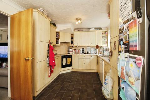 3 bedroom semi-detached house for sale, The Green, March