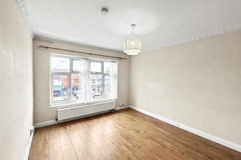 2 bedroom flat for sale, 692(A) London Road, Cheam, Sutton, SM3 9BY