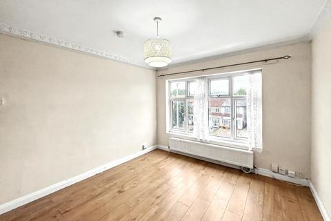 2 bedroom flat for sale, 692(A) London Road, Cheam, Sutton, SM3 9BY
