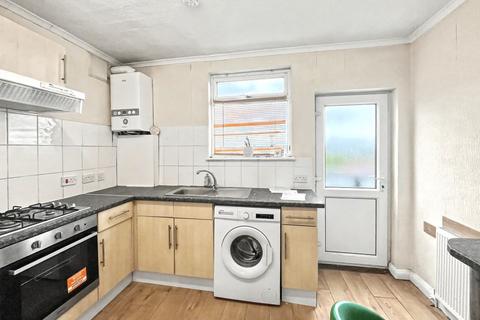 2 bedroom flat for sale, 692(A) London Road, Cheam, Sutton, SM3 9BY