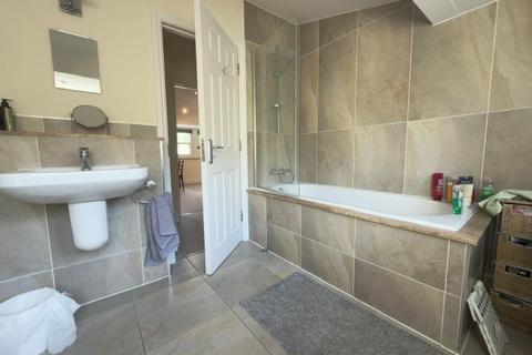 2 bedroom apartment to rent, St. Georges Place, Bath, BA1
