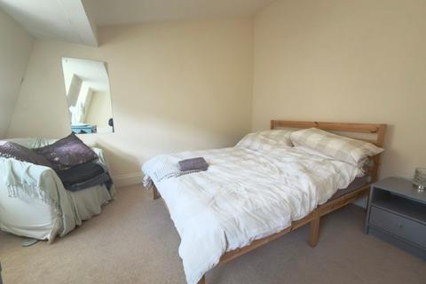 2 bedroom apartment to rent, St. Georges Place, Bath, BA1