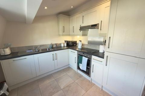 2 bedroom apartment to rent, St. Georges Place, Bath, BA1